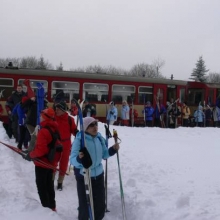 Úterý 28.12.2010, vzhledem k úzké cestě výstup cestujících chvíli trvá 